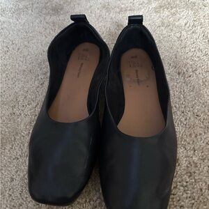 Time and Tru Black Flats with Elastic Edge